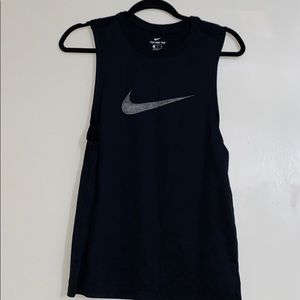 Women’s Nike running top